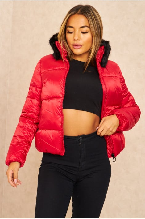 Doudoune courte col fourrure rouge