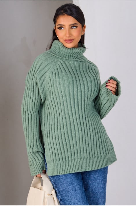 Pull col roulé vert côtelé