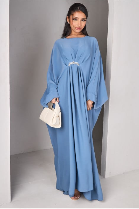 Abaya bleue avec bijoux à la taille