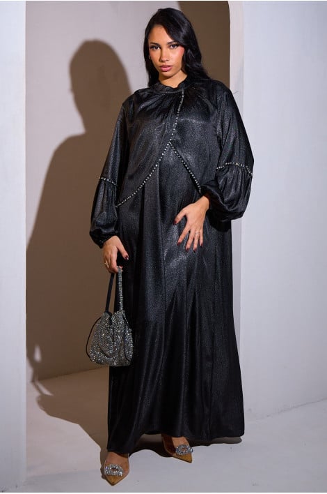Abaya noire à paillettes et strass sur la poitrine