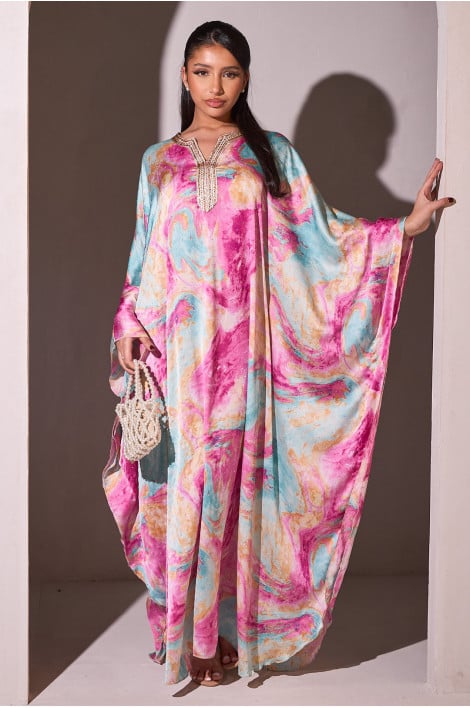 Abaya rose satinée avec motif marbré et strass