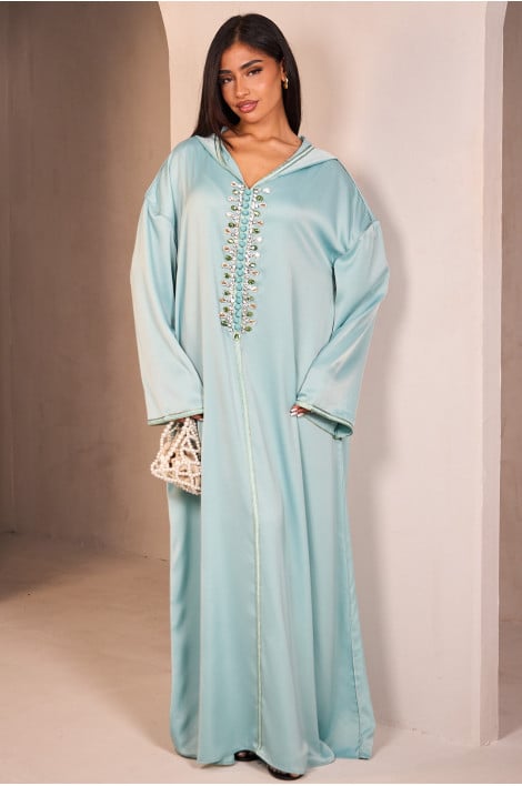Abaya vert menthe satinée munie d'un col orné de perles