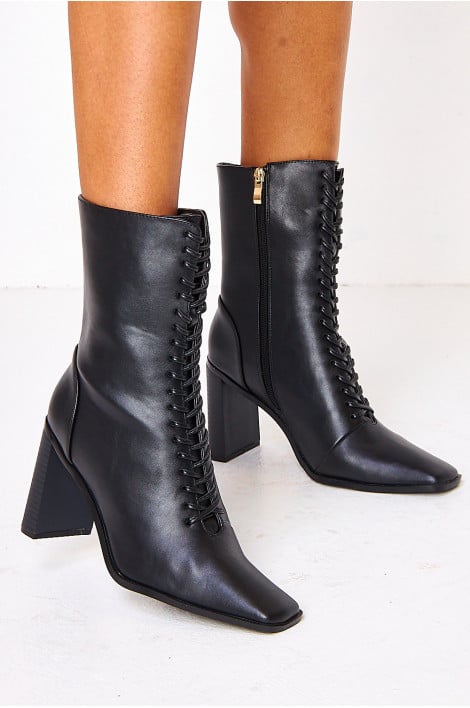 Bottes hautes noires à bout pointu