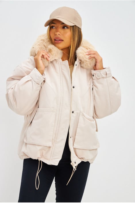 Doudoune courte beige capuche en fourrure