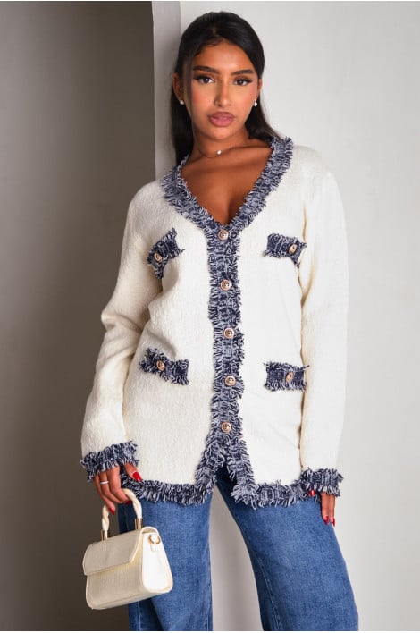 Gilet en laine blanche à coutures bleues