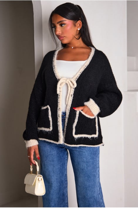 Gilet noire en laine à noeud