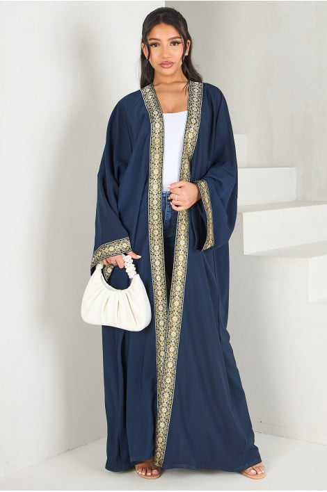 Kimono bleu foncé à bandes avec motif baroque