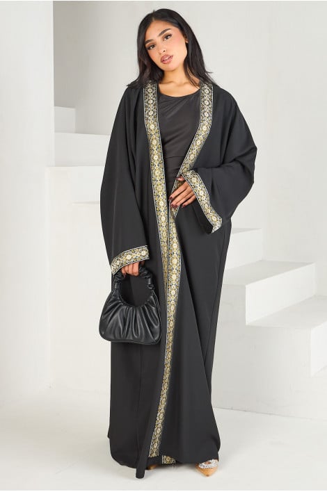 Kimono noir à bandes avec motif baroque