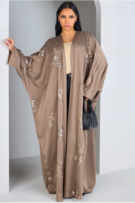 Kimono satiné marron à sequins en forme de fleurs