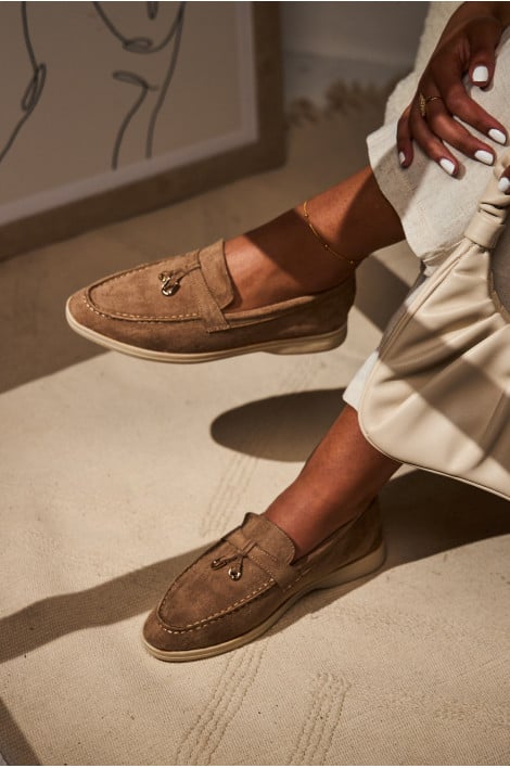 Mocassin en velours beige foncé