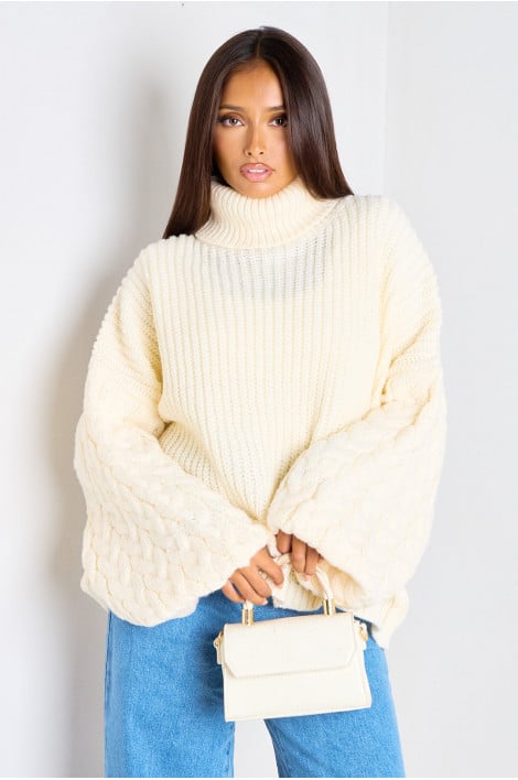 Pull col roulé beige en maille épaisse