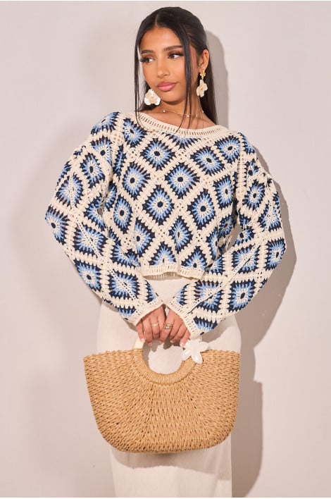 Pull en crochet bleu motif losanges