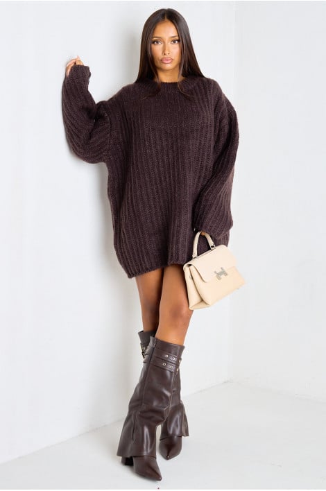 Robe pull longue marron en maille épaisse