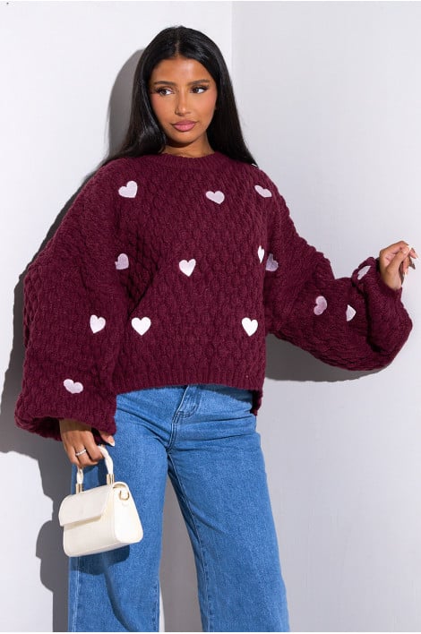 Pull tricoté à cœurs bordeaux