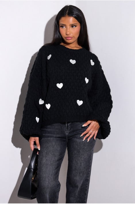 Pull tricoté à cœurs noir