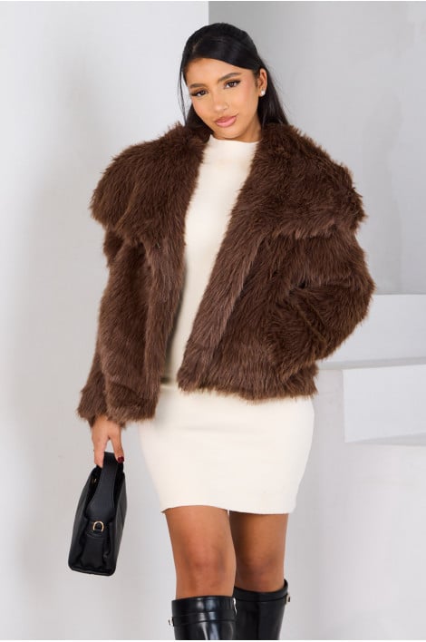 Veste marron foncé en fourrure