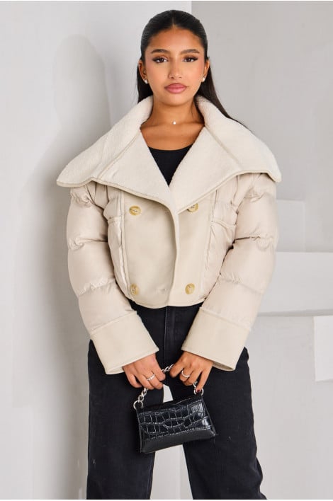Veste courte beige texturée et fourrure