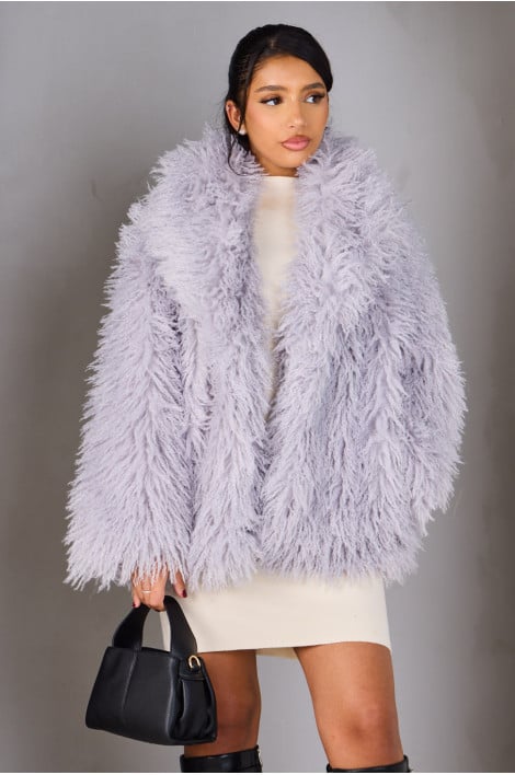 Veste gris à poils duveteux