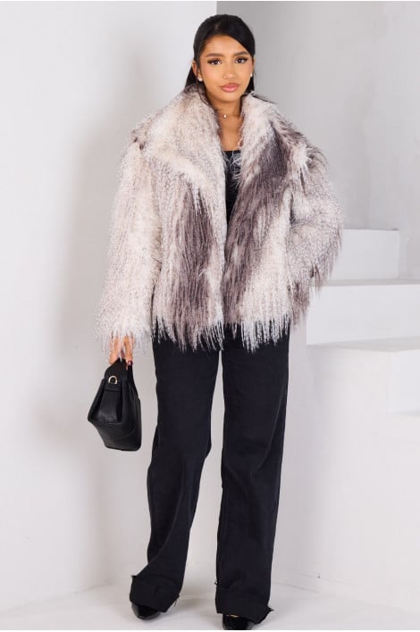 Veste grise en fourrure avec poils blancs