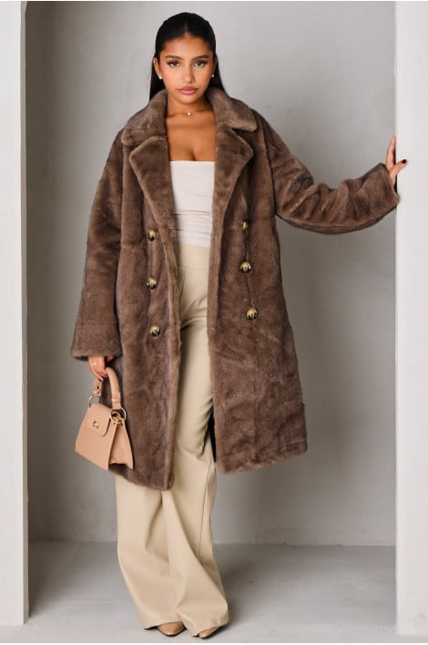 Veste longue marron en fourrure